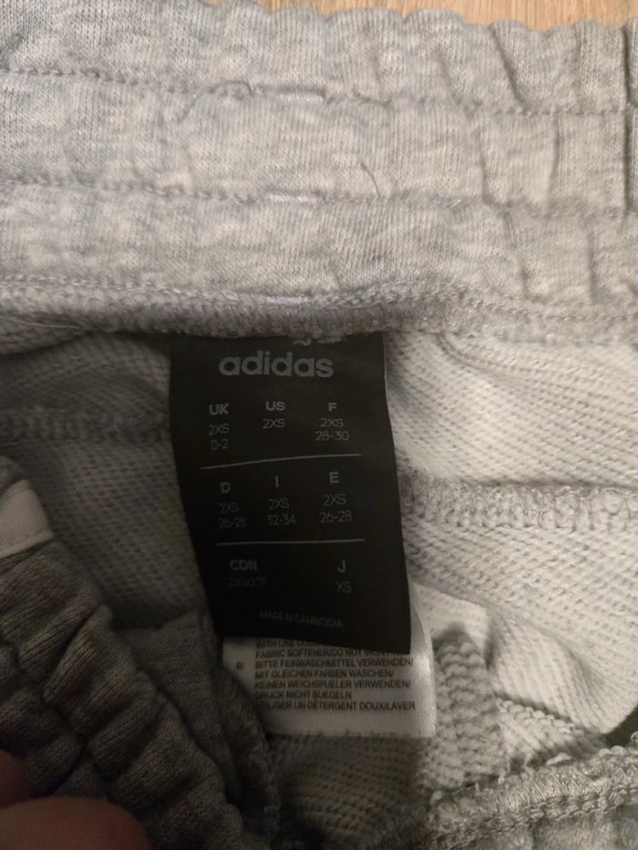 Jogging pantalon adidas 12 ans avec poches état impeccable - photo numéro 5
