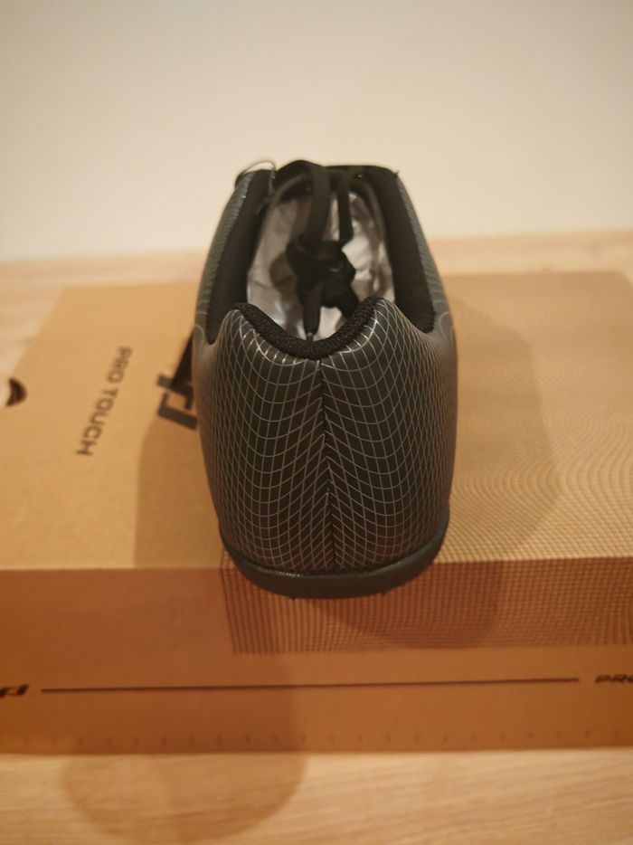Chaussures de football homme taille 46 - photo numéro 5