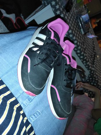 Baskets adidas noir et rose