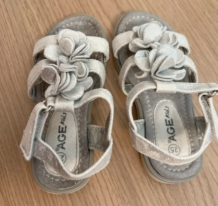Sandales fille t25 - photo numéro 3