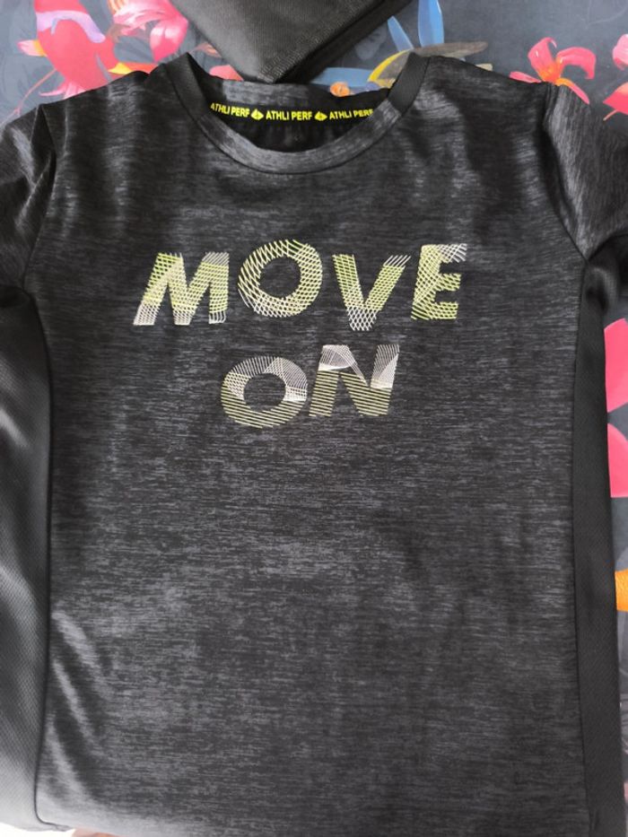 Lot tee shirts sport 8 ans - photo numéro 2