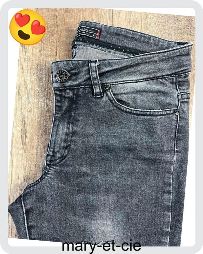 SOLDÉ - Jean troué, taille 26 IKKS - photo numéro 4