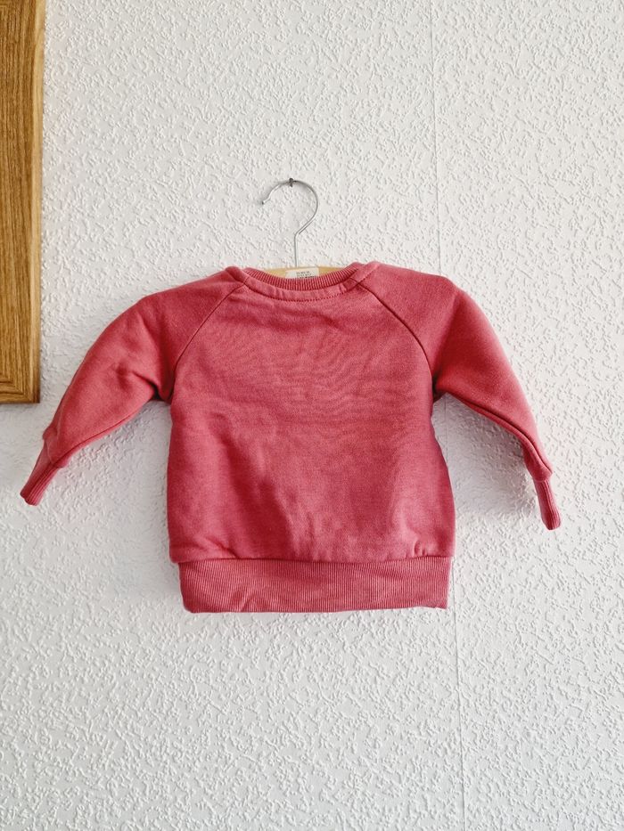 Primark - Ensemble training : sweat manches longues + pantalon - Neuf avec étiquette ! (6 mois) - photo numéro 4