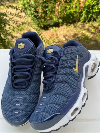 Paire de baskets TN