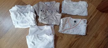 Lot de 8 bodies 1 mois