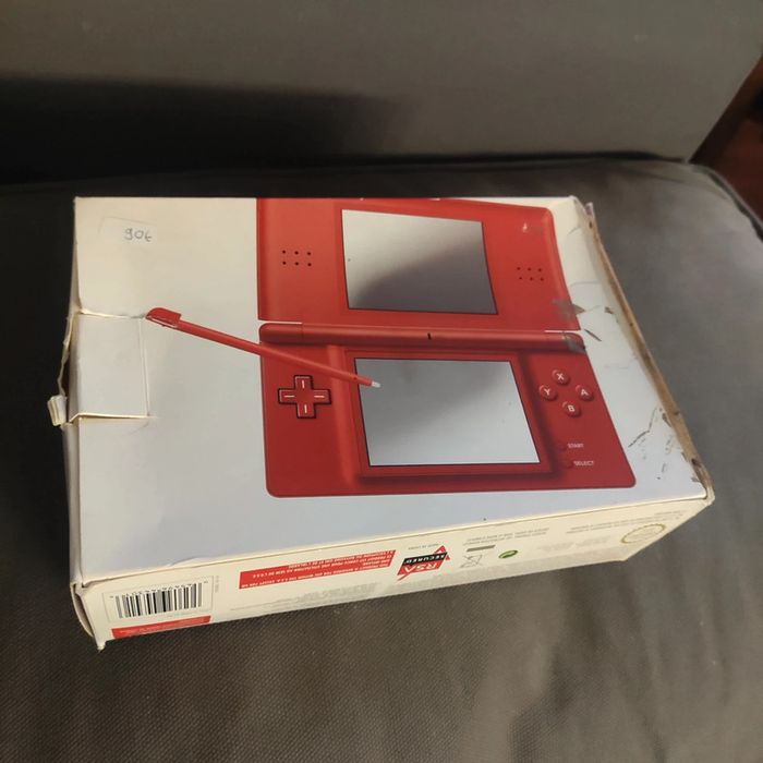 Nintendo ds lite rouge en boite - photo numéro 2