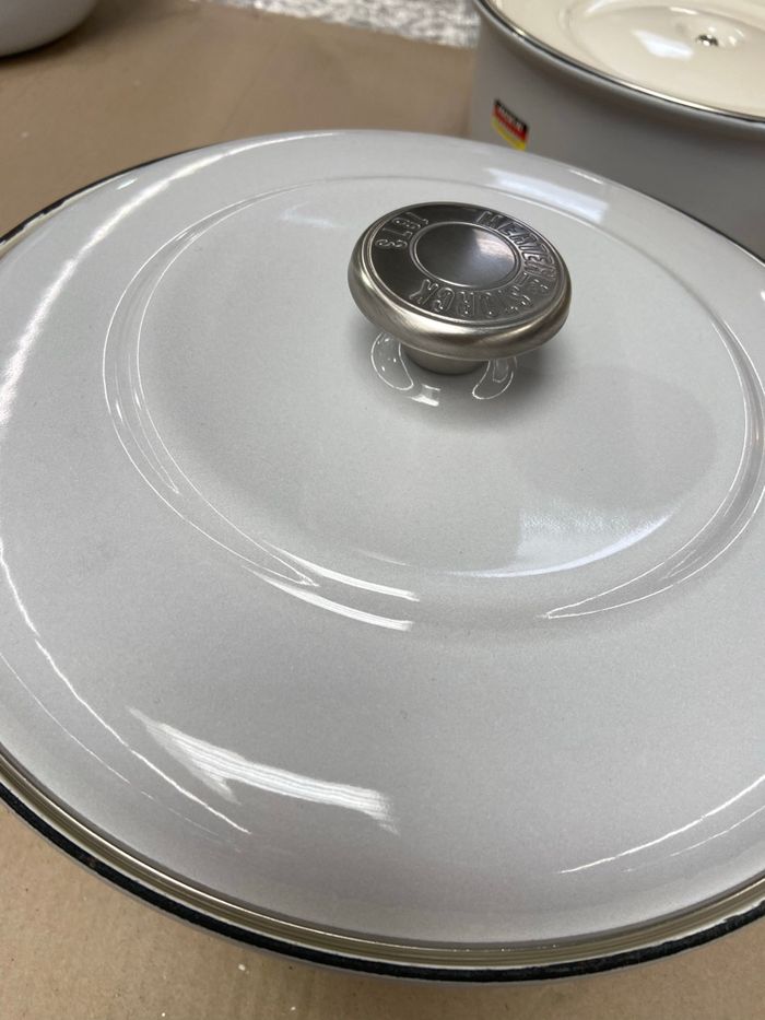 Cocotte merten & storck 26cm neuf,compatible tous feux dont induction - photo numéro 1
