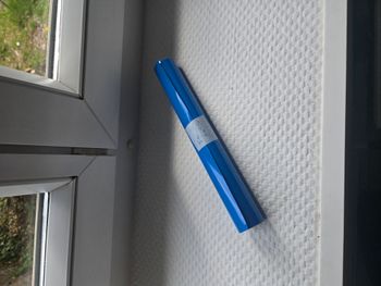 Film adhesif permanent bleu pour machine de découpe