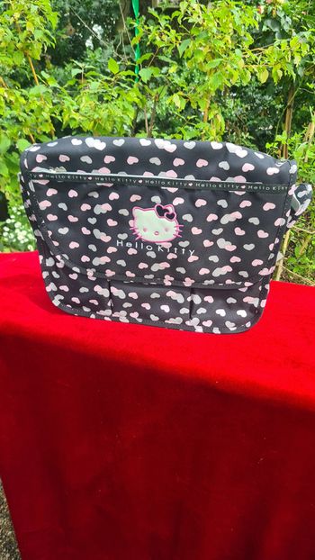 Sac sacoche Besace Hello Kitty Neuf