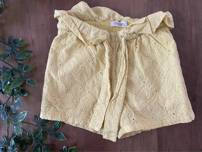 Short jaune 4 ans
