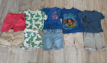 Lot T-shirts.et shorts 24 mois