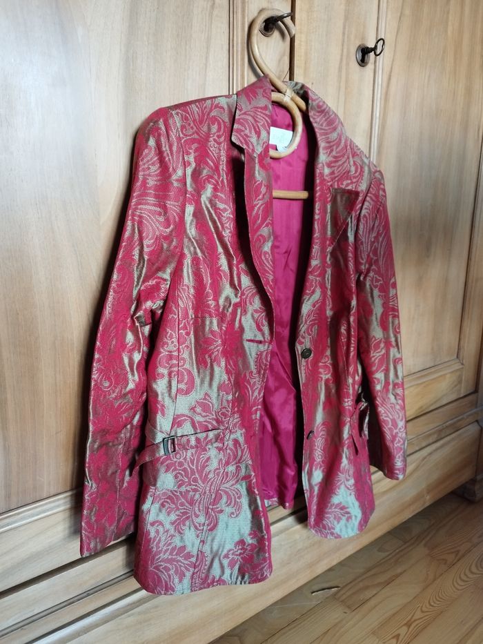 Veste  marque Élégance  Paris