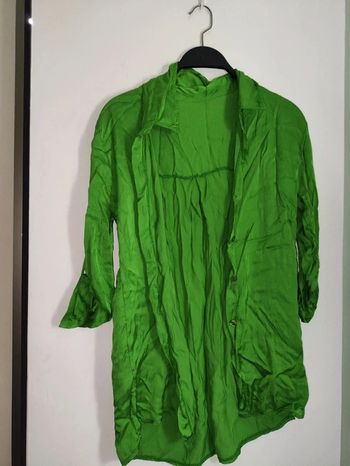 Camisa de manga larga verde elegante