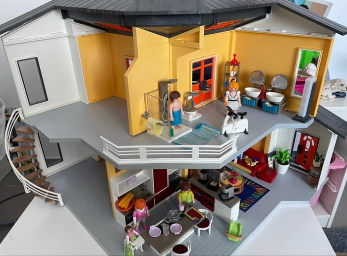 Maison complete avec personnages playmobil - photo numéro 3