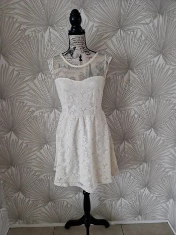 Jolie robe d'été chic en dentelle Jennyfer taille 36
