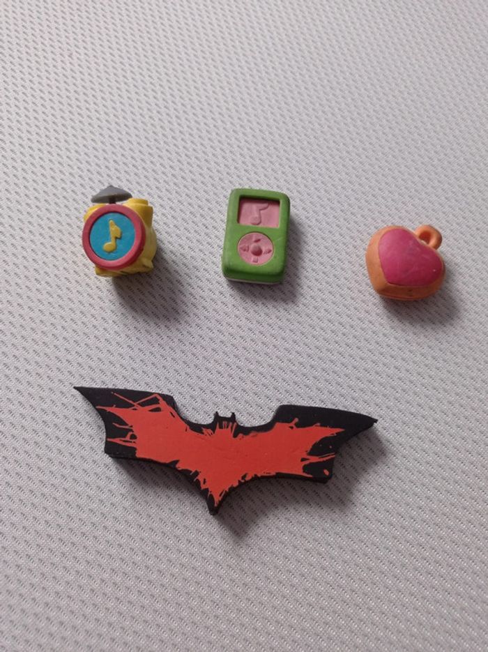 Lot 4 gommes rigolotes