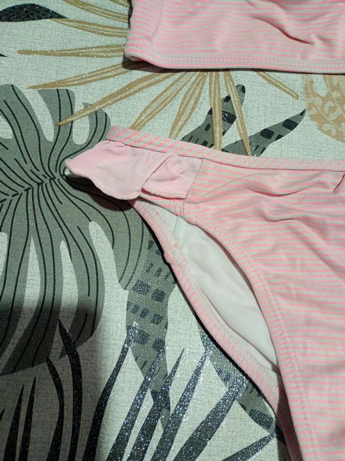 Maillot de bain deux pièces fille rayé et froufrou Okaïdi 8 ans - photo numéro 3