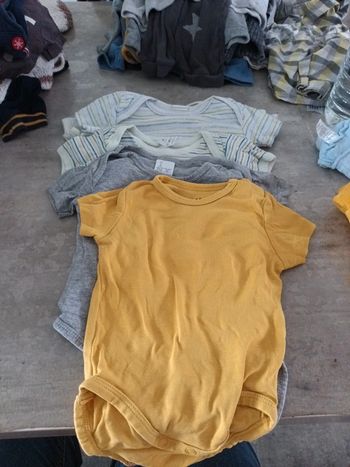 Lot bodies manches courte