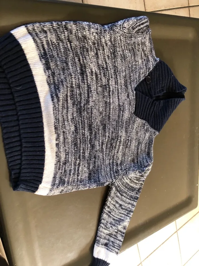 Pull lège 12 mois