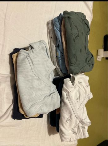 Lot bodies garçon 