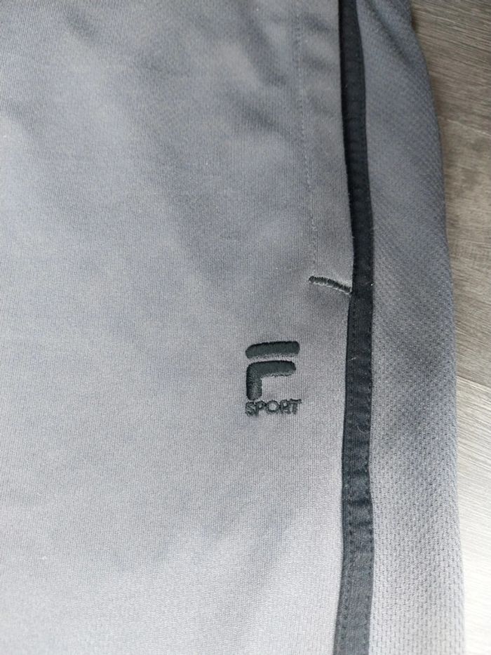 Jogging Fila XL enfant/S en très bon état - photo numéro 3