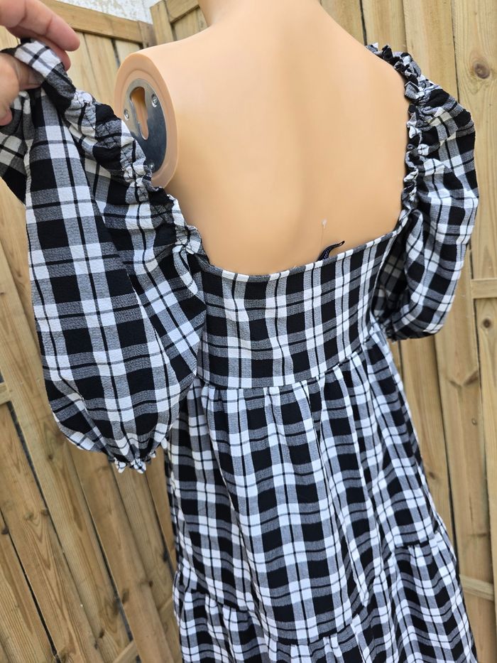 Robe vichy Épaules dénudées 🍒Divided🍒neuve sans étiquette taille 38 - photo numéro 4