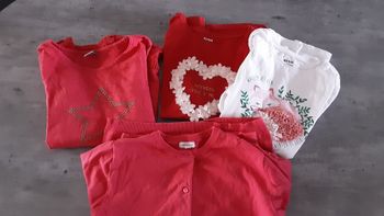 Lot hauts fille 8ans