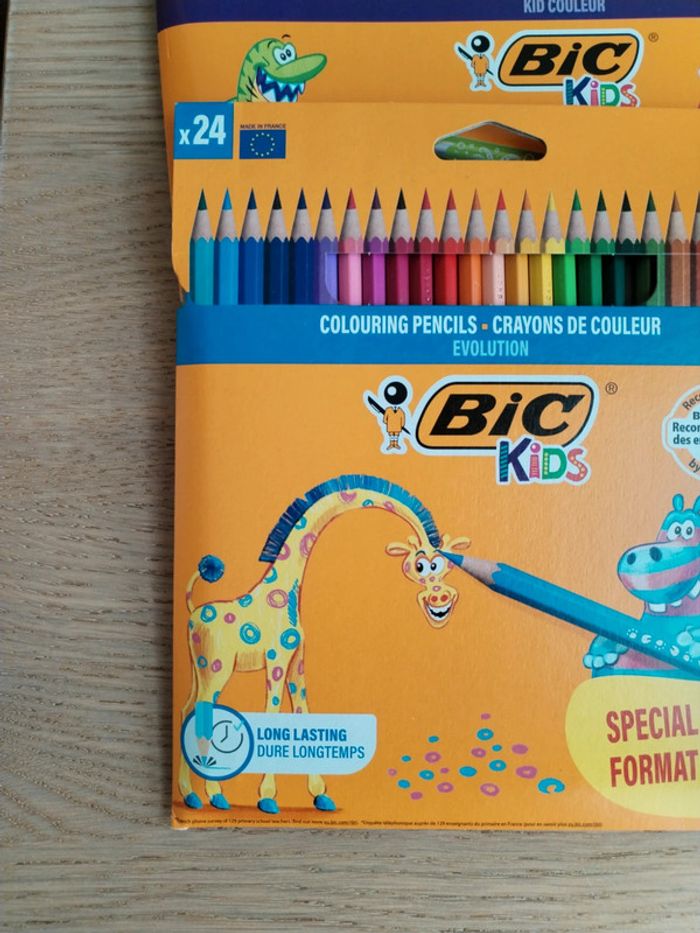Crayon de couleur et feutre - photo numéro 2