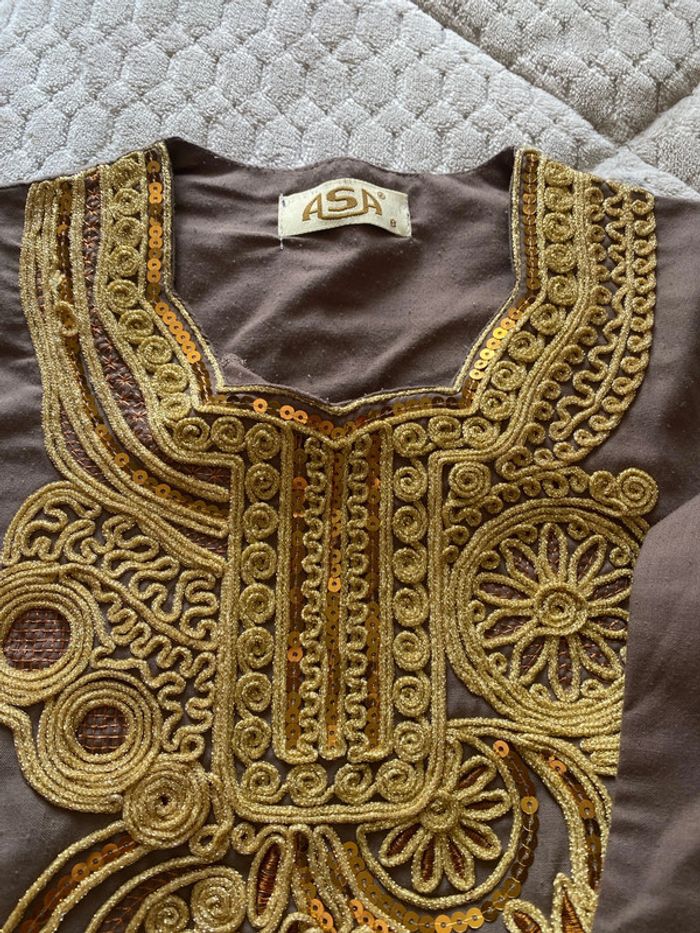 Robe taille huit ans - photo numéro 3