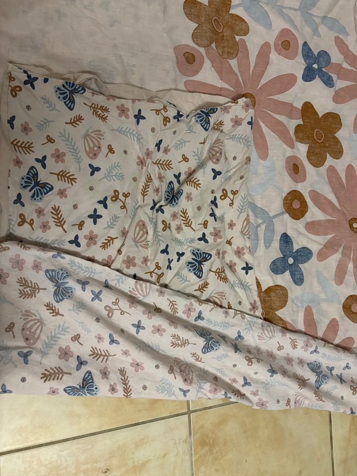 Housse de couette et oreiller fleuries - photo numéro 2