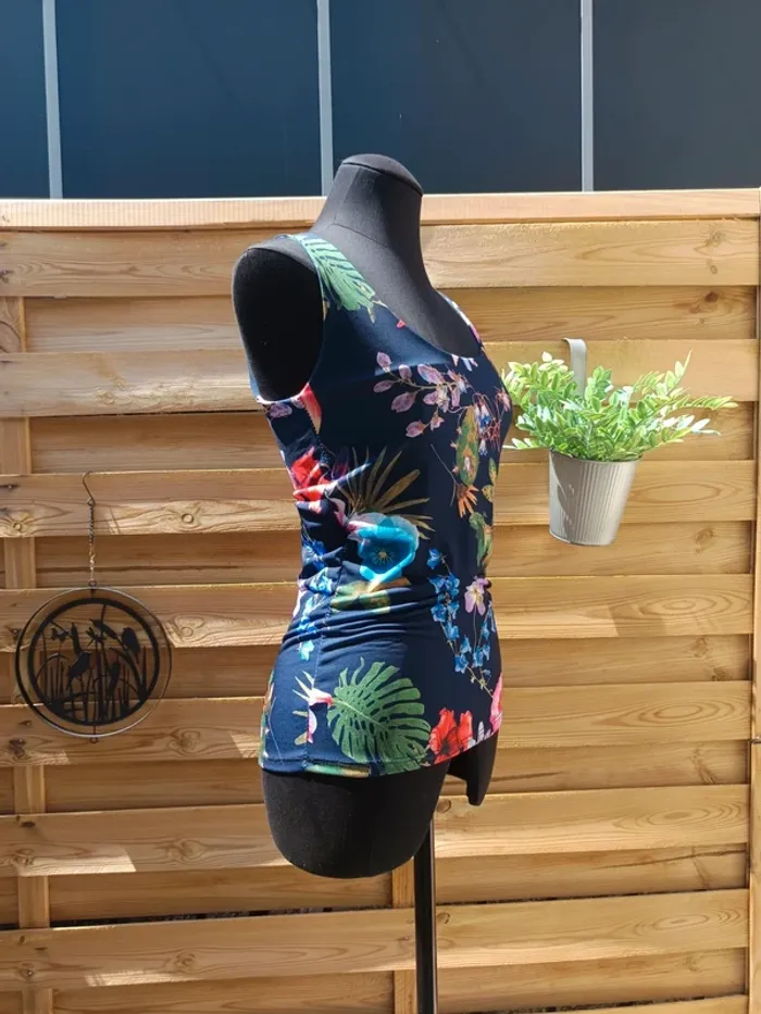 Débardeur taille XS Made in Italy - photo numéro 3