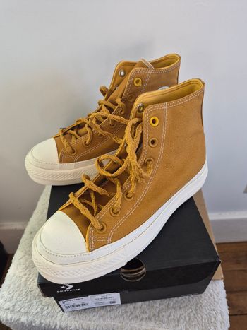 Converse neuve