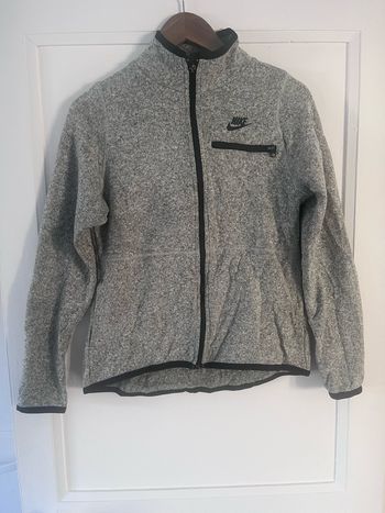 Sweat zippé Nike taille M.