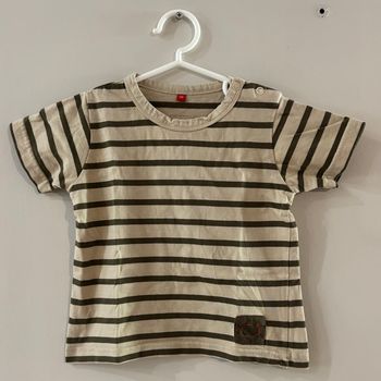 T-shirt rayé écru et kaki