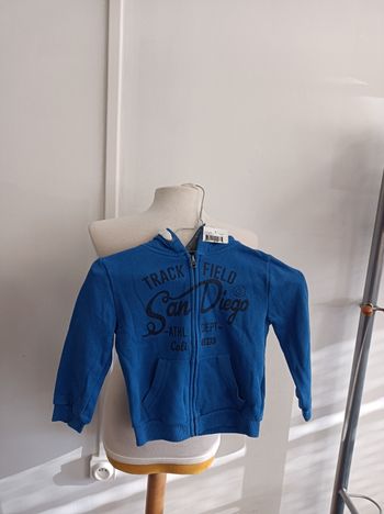 Sweat taille 4-5 ans ref 44468