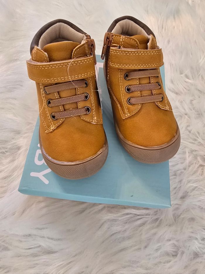 Neuves (non portées)💙😍👌🏷sublimes  bottines  pointure 22 garçon 😍💙👌👌 - photo numéro 3