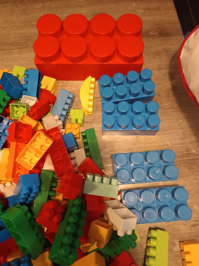 Gros lot de briques de construction - photo numéro 3