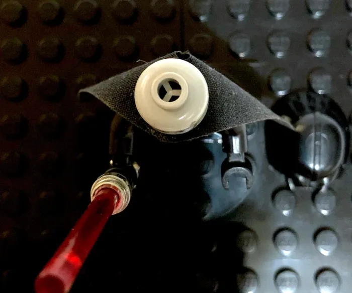 LEGO Star Wars episode V - Darth Vader, light gray head - photo numéro 3
