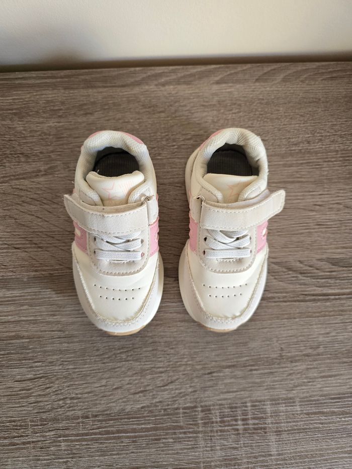 Chaussure Fille - Basket - Taille 22 - photo numéro 2