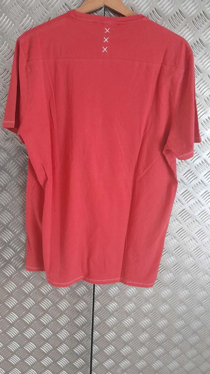 T shirt rouge - photo numéro 2