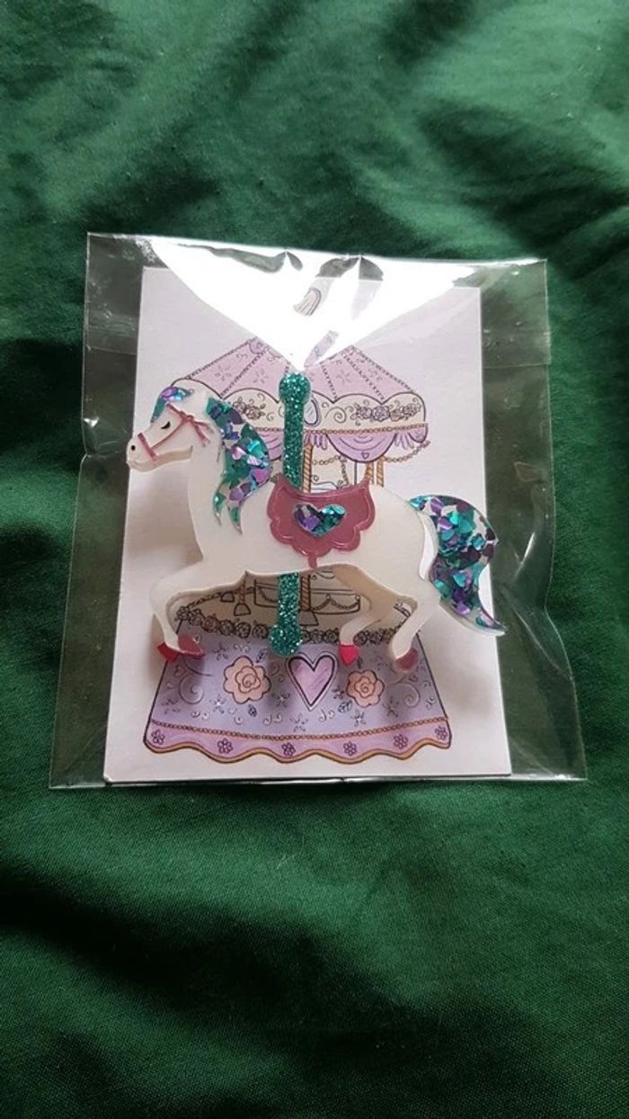 broche manege cheval