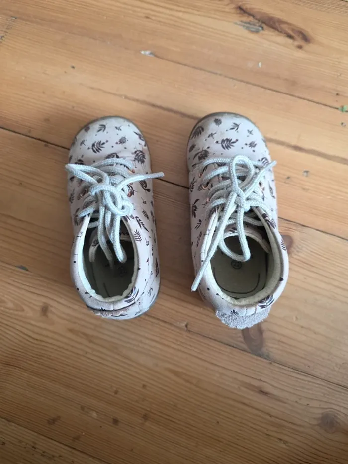 Deux paires de chaussons/chaussure 22 - photo numéro 9
