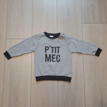 Tres joli pull gris et noir. Garçon 18 mois. Marque Kimbaloo