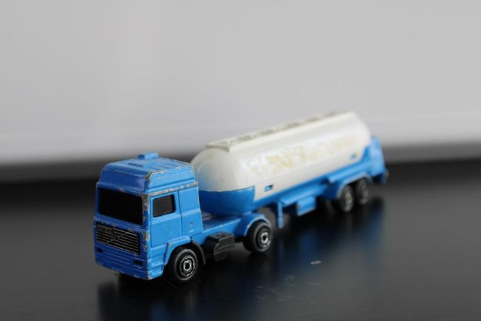 Majorette camion tracteur plus citerne - photo numéro 3