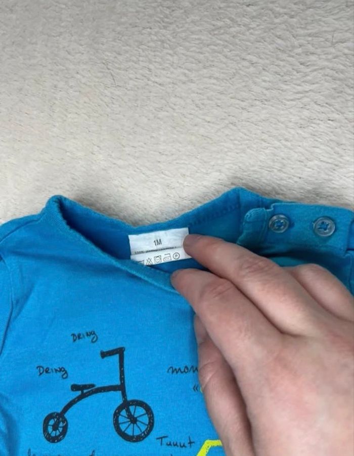 t-shirt bébé bleu motifs véhicules trop craquant 🚗💙 – 1 mois - photo numéro 2