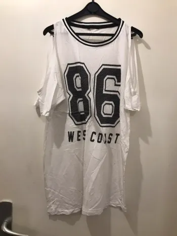 Haut robe femme tunique manches courtes ouvertures sur les épaules blanc et noir taille unique