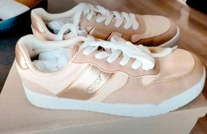 Baskets chaussures 38 - photo numéro 2