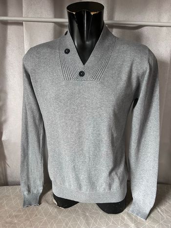 Très beau pull gris cachemire col châle, coudières M Devred