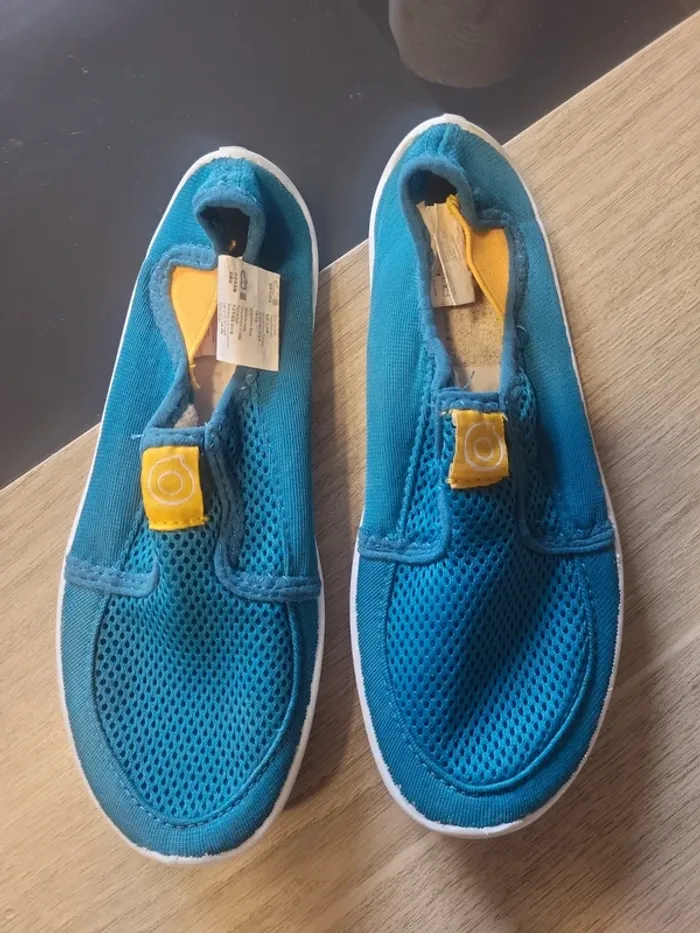 Chaussures de plage garçon taille 34/35,decathlon