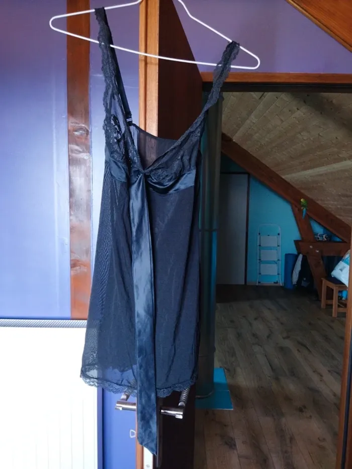 Nuisette noire transparente - photo numéro 3